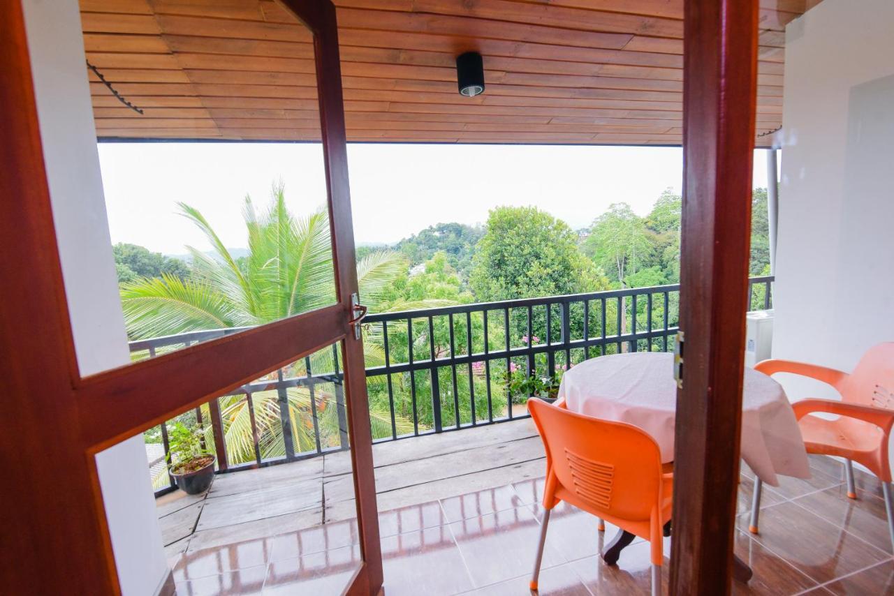Blue Haven Guest House Kandy Exteriör bild